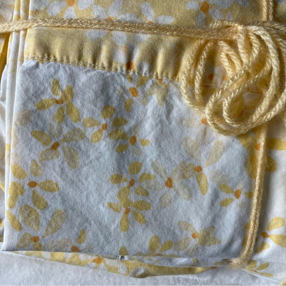 Martha Stewart Collection 100% Cotton Yellow & White Floral Bedding WPL8046 - Picture 3 of 5